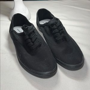 Lunea Apparel sneakers